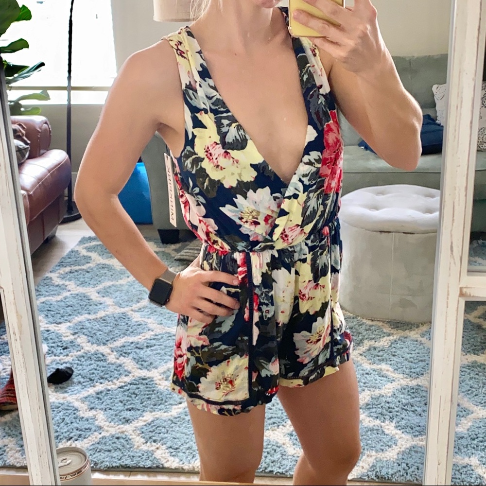 MinkPink Romper Floral Pattern Size Small